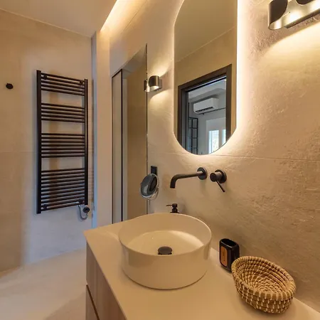 Mondeus Luxury δ1 & δ2 Apartman *